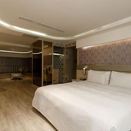 Surreal Motel Xinzhuang Bagian luar foto