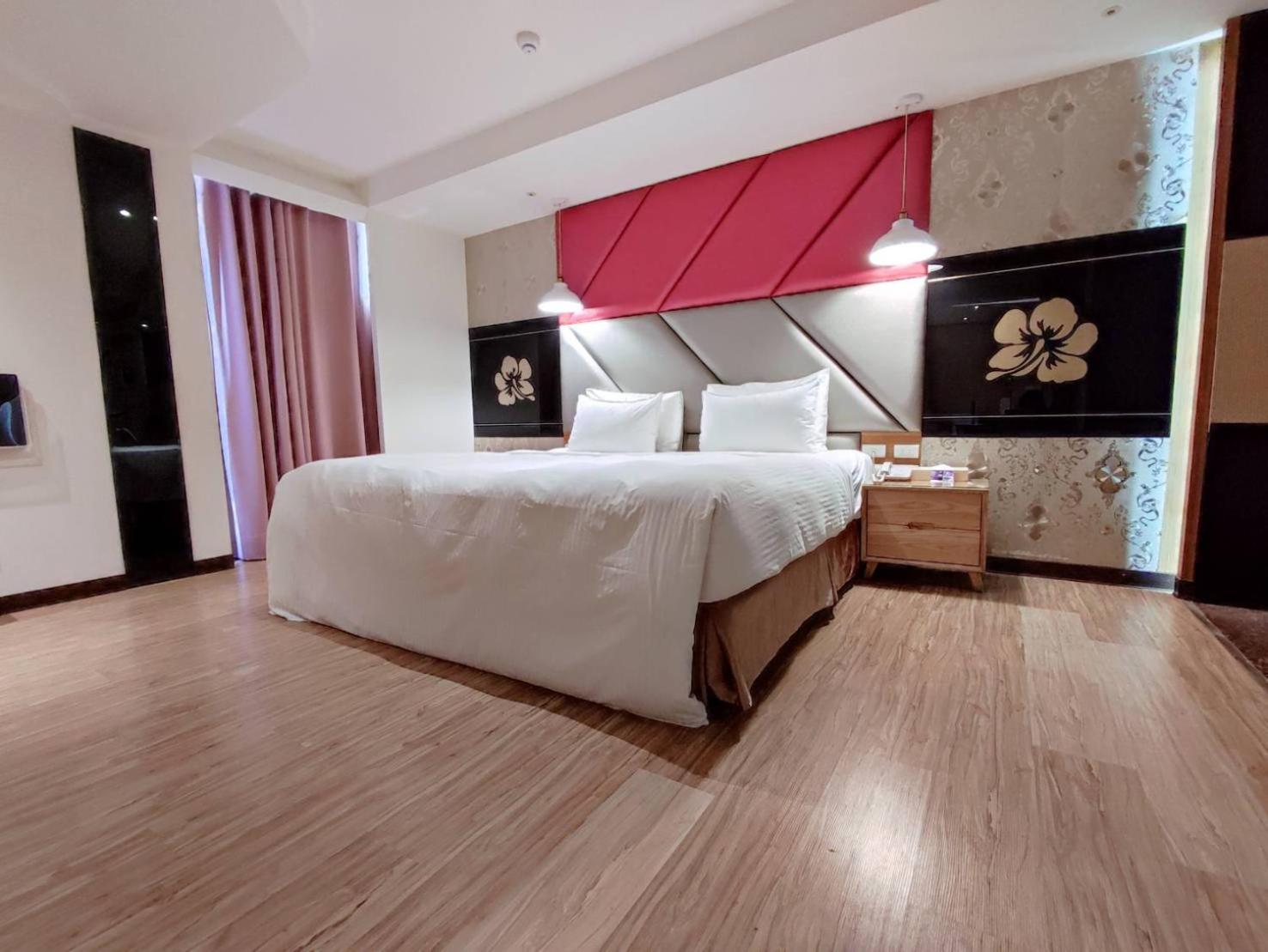Surreal Motel Xinzhuang Bagian luar foto