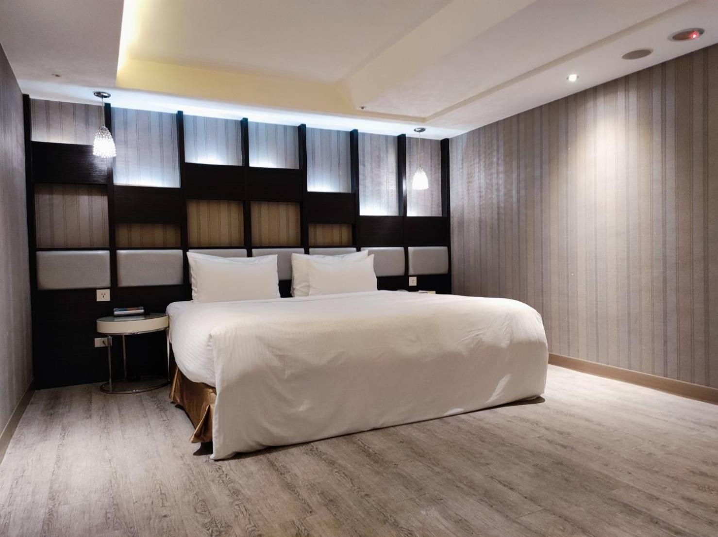 Surreal Motel Xinzhuang Bagian luar foto