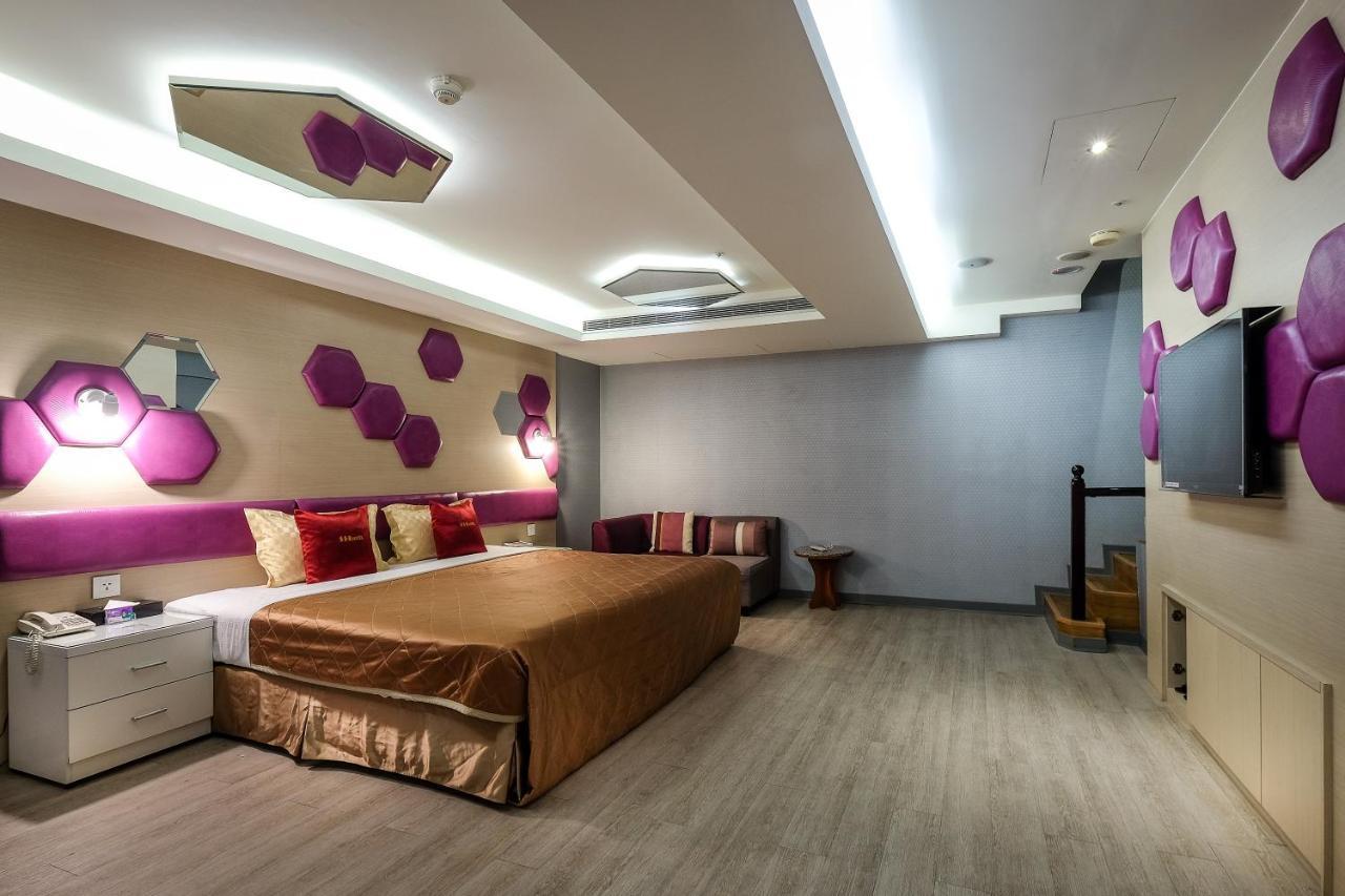 Surreal Motel Xinzhuang Bagian luar foto
